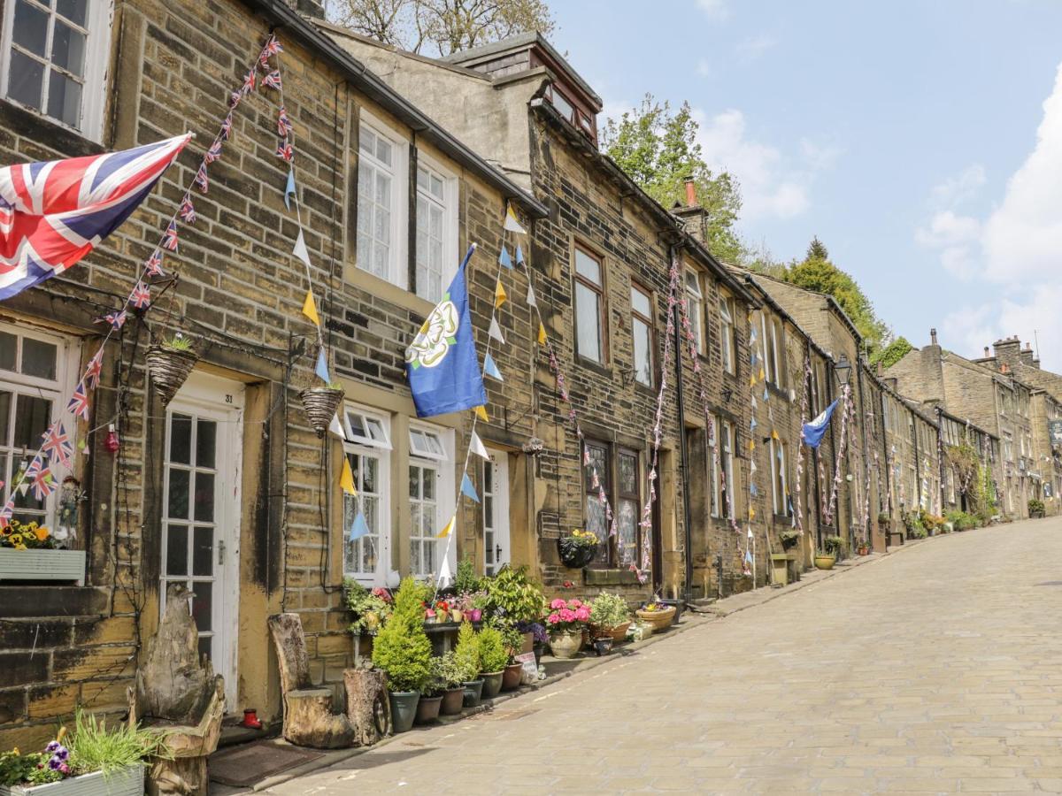 Box Tree Cottage Keighley Exterior photo